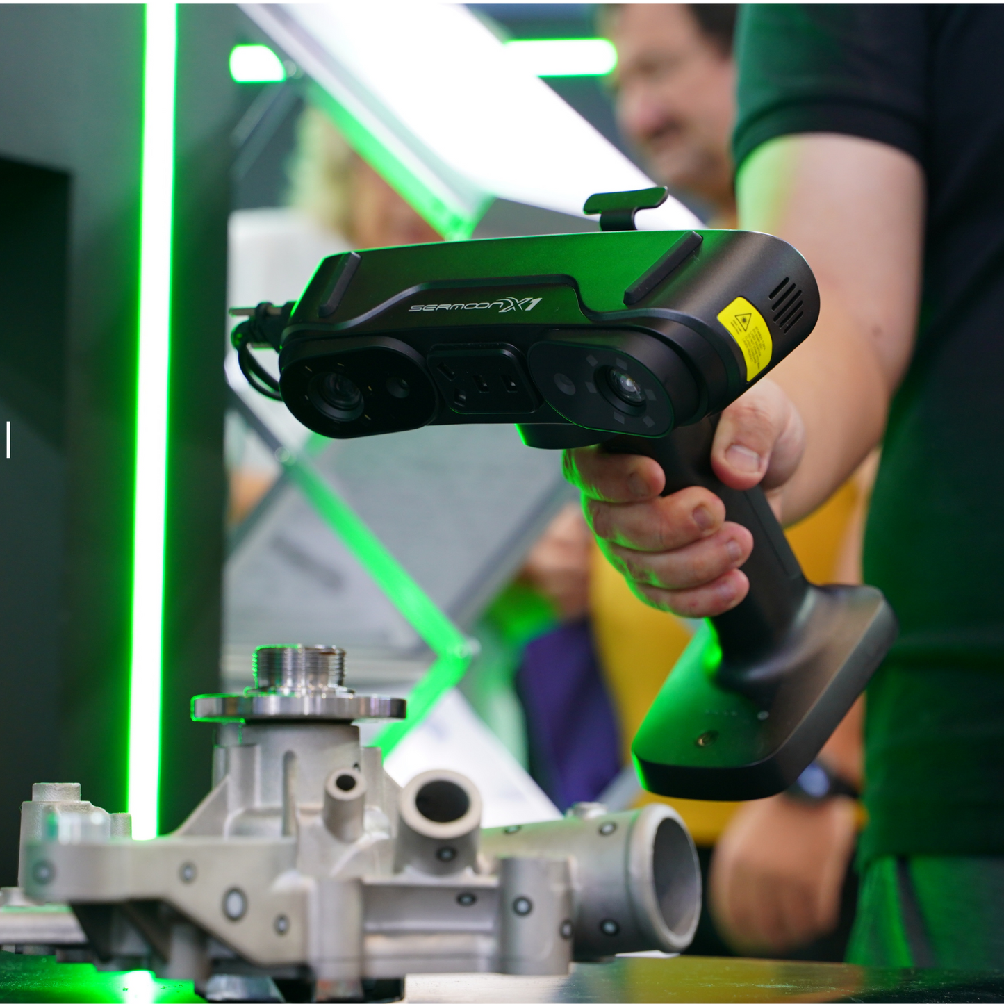 Creality Sermoon X1 AI-powered scan software showing automatic alignment mesh optimization and hole filling workflow