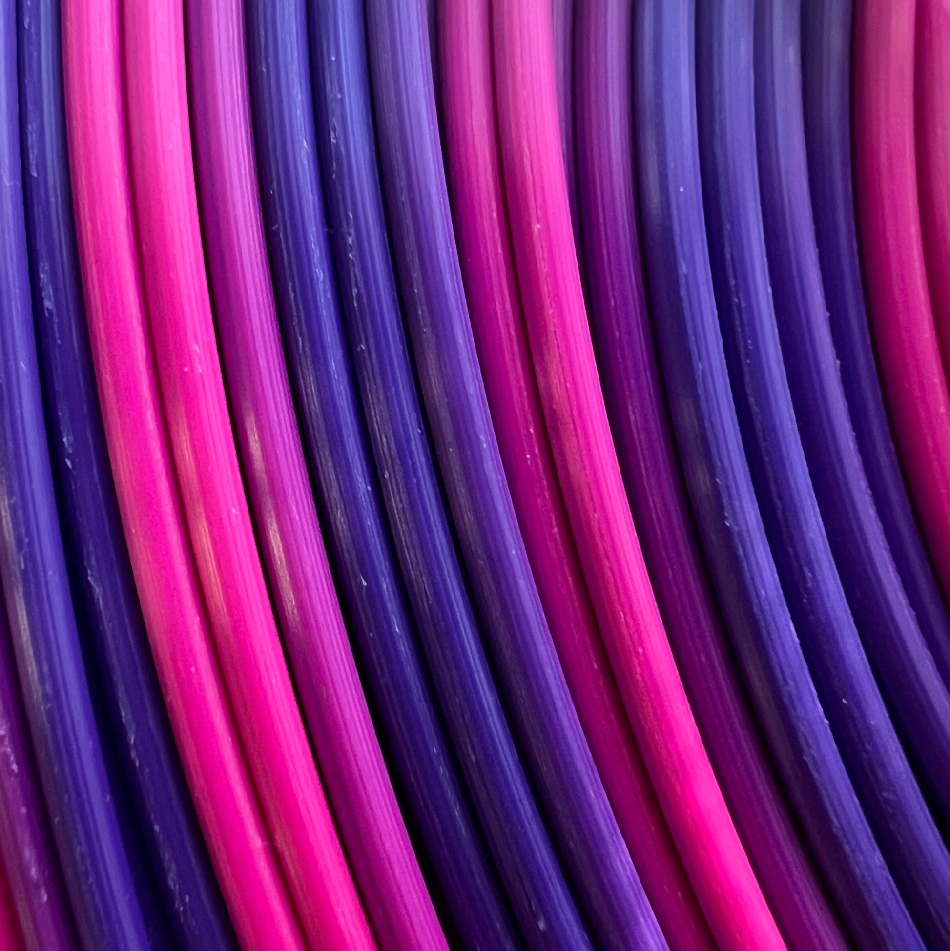 Cookiecad Silk Sunset PLA filament close-up – rich glossy silk surface detail